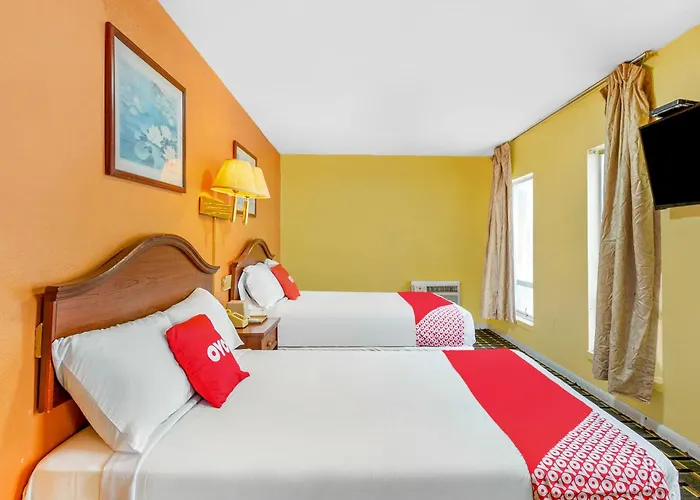 Oyo Hotel Downtown Peoria I-74
